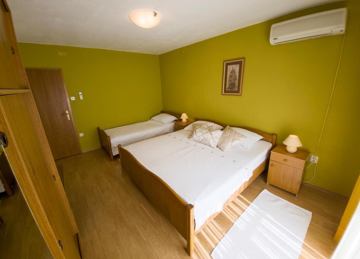 Apartments Cacija Трогір Екстер'єр фото